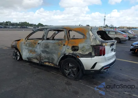 2022 Kia Sorento Hybrid S z USA, uszkodzony, nr VIN KNDRG4LGXN5113516